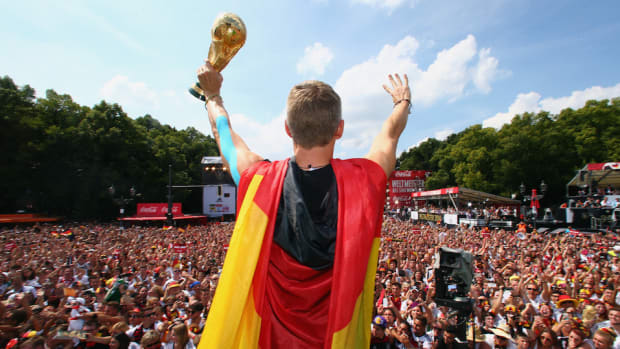 World Cup Trophy damaged